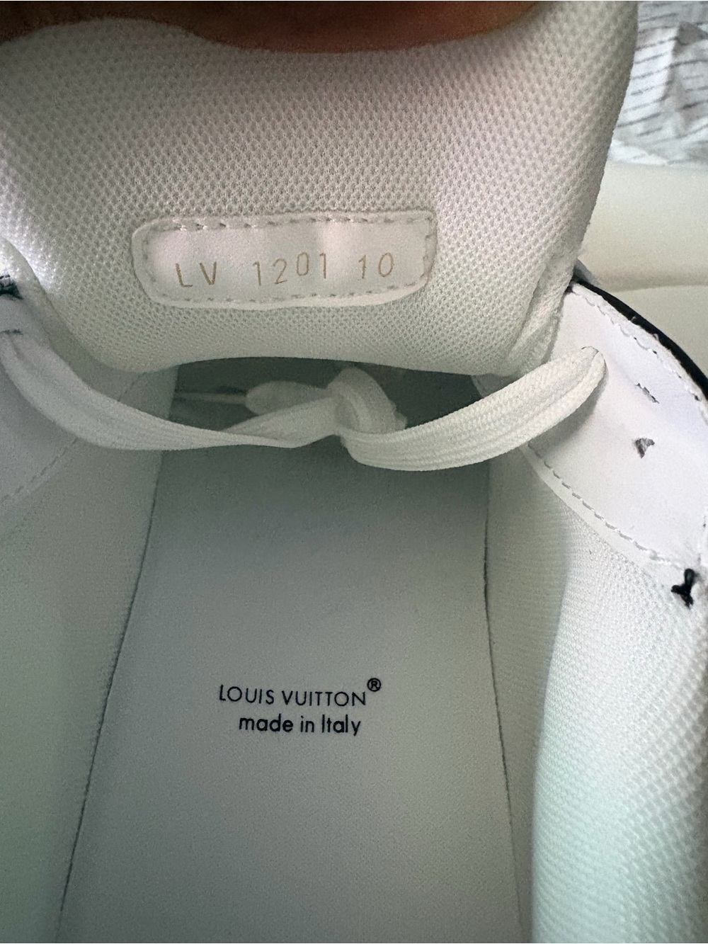 Louis Vuitton Black and White Low-Top Sneaker - Picture 6 of 10
